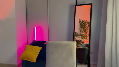 Snapshot of elli_harmon chatting on 10/26/25, 02:12 Ellie  --- Ill see you either on Friday or Saturday and definitely on Sunday  online show from 10/26/25, 02:12