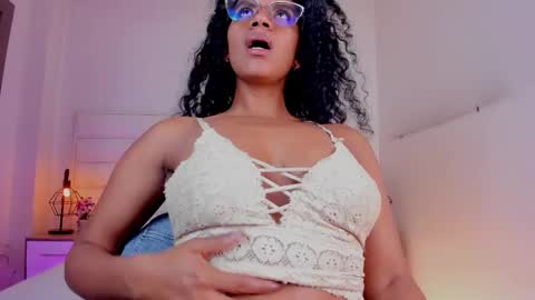  Ellie   online show from 03/07/25, 06:33