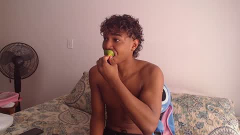 Snapshot of ellie_andy19 chatting on 12/06/24, 05:55 kev  dani online show from 12/06/24, 05:55