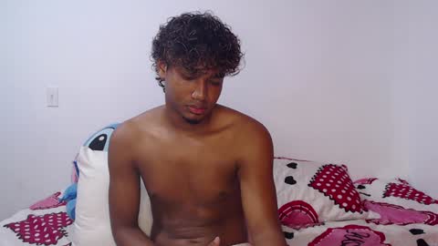 Snapshot of ellie_andy19 chatting on 01/09/25, 06:59 kev  dani online show from 01/09/25, 06:59