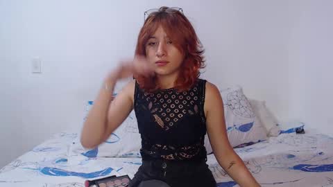 Snapshot of ellie_andy19 chatting on 02/03/25, 03:42 kev  dani online show from 02/03/25, 03:42