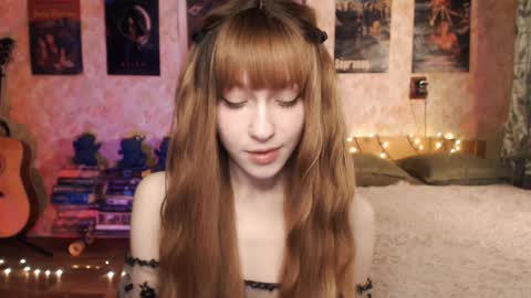 ellie_friendly online show from 12/15/24, 12:18