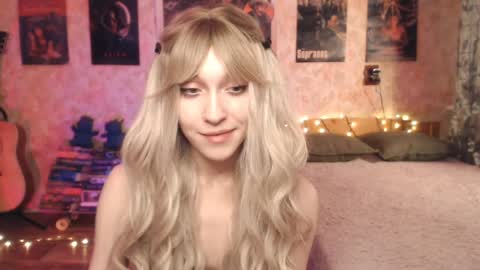 ellie_friendly online show from 01/10/25, 03:29