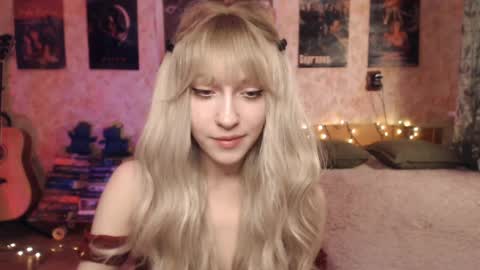 ellie_friendly online show from 01/19/25, 12:17