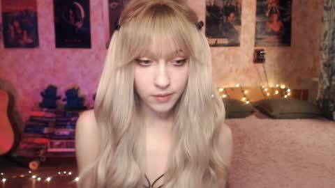 ellie_friendly online show from 01/27/25, 12:12