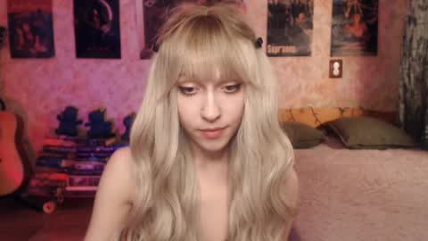 ellie_friendly online show from 01/31/25, 12:18