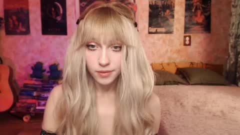 ellie_friendly online show from 03/05/25, 12:16