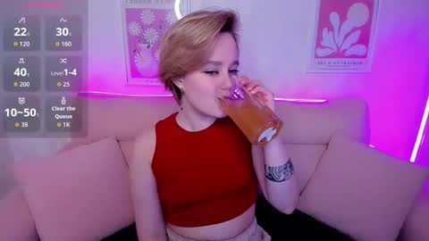 Snapshot of ellie_heavenly chatting on 02/06/26, 08:29 Ellie online show from 02/06/26, 08:29