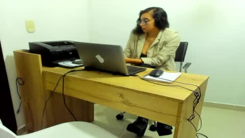 Snapshot of elliee_wlisson chatting on 05/26/26, 04:08 elliee_wlisson online show from 05/26/26, 04:08