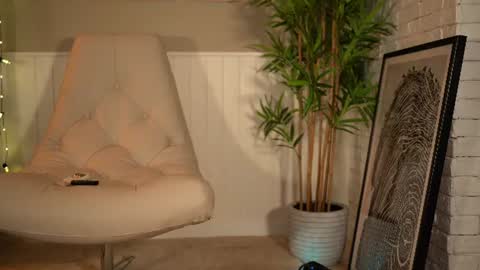 Snapshot of elliejules chatting on 07/30/26, 04:44 EllieJules online show from 07/30/26, 04:44