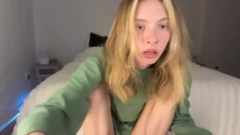 ellie online show from 04/27/26, 01:47