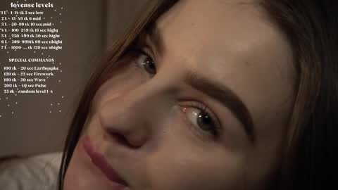 Snapshot of elliephant_ chatting on 12/11/24, 01:49 just Emily online show from 12/11/24, 01:49