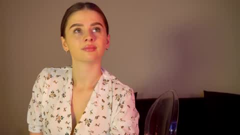 Snapshot of elliephant_ chatting on 12/14/24, 10:45 just Emily online show from 12/14/24, 10:45