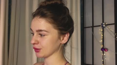 Snapshot of elliephant_ chatting on 12/29/24, 12:45 just Emily online show from 12/29/24, 12:45