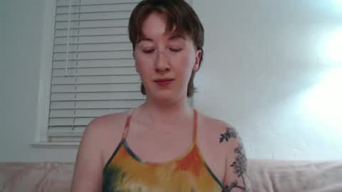 Snapshot of ellierowyn chatting on 09/23/25, 04:37 Ellie Rowyn online show from 09/23/25, 04:37
