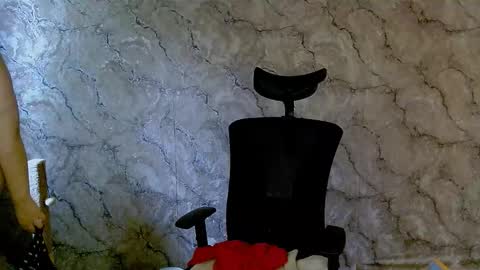 Ellie online show from 10/05/25, 05:06