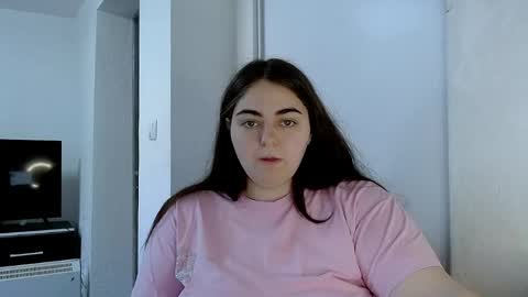 Snapshot of ellies_8 chatting on 04/19/26, 06:02 Ellie online show from 04/19/26, 06:02