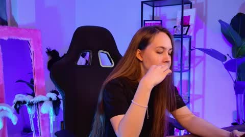 Elin online show from 03/21/26, 03:04