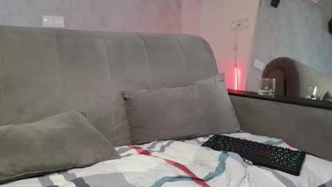 elliot_muscle04 online show from 01/31/26, 07:11