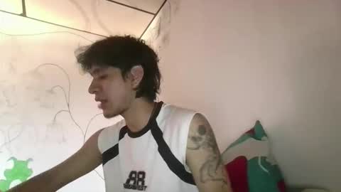 Snapshot of elliotazert chatting on 03/16/26, 01:15 elliotazert online show from 03/16/26, 01:15