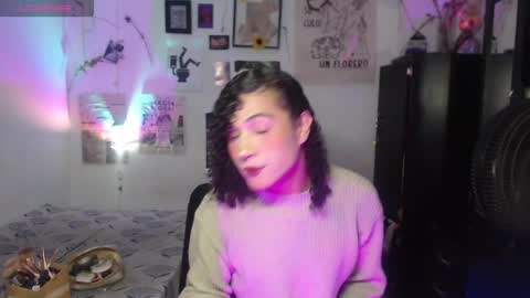 Snapshot of ellis_flowers chatting on 10/30/25, 10:10 . online show from 10/30/25, 10:10