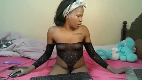 Snapshot of elllanna chatting on 09/25/25, 10:08 elllanna online show from 09/25/25, 10:08