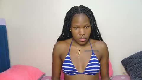 Snapshot of elllanna chatting on 12/17/25, 11:11 elllanna online show from 12/17/25, 11:11