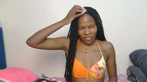 Snapshot of elllanna chatting on 12/18/25, 10:05 elllanna online show from 12/18/25, 10:05