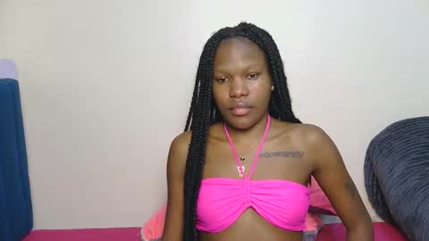 Snapshot of elllanna chatting on 12/21/25, 10:50 elllanna online show from 12/21/25, 10:50