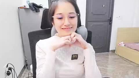 Snapshot of ellsa9x chatting on 10/20/25, 03:40 ellsa9x online show from 10/20/25, 03:40