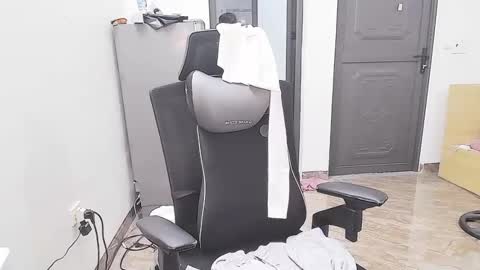 Snapshot of ellsa9x chatting on 10/24/25, 03:03 ellsa9x online show from 10/24/25, 03:03