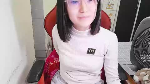 Snapshot of ellsa9x chatting on 11/14/25, 01:48 ellsa9x online show from 11/14/25, 01:48