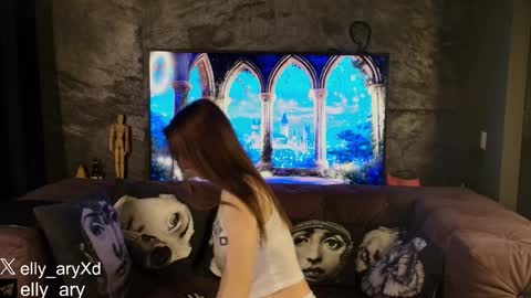 Snapshot of elly_ary chatting on 03/25/26, 10:38 elly_ary online show from 03/25/26, 10:38