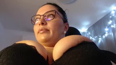 Snapshot of elly_denise chatting on 11/07/25, 06:19 Denise online show from 11/07/25, 06:19