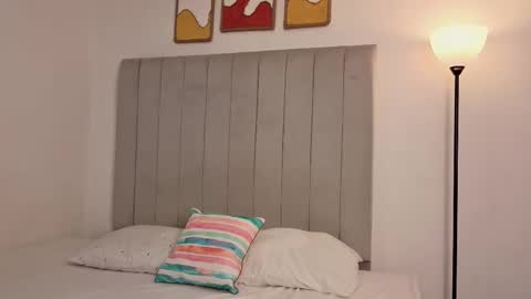 elly online show from 02/10/26, 02:15