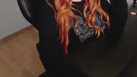 Elly online show from 12/14/25, 10:03