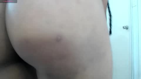 Snapshot of elly_willis chatting on 12/27/24, 02:58 Elly online show from 12/27/24, 02:58