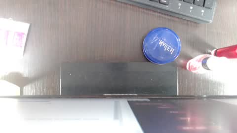 Snapshot of elly_willis chatting on 01/07/25, 03:23 Elly online show from 01/07/25, 03:23