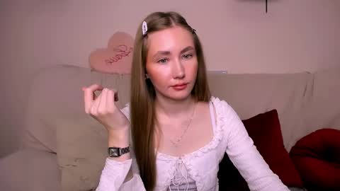 Snapshot of ellycolins chatting on 11/22/25, 03:05 Elly online show from 11/22/25, 03:05