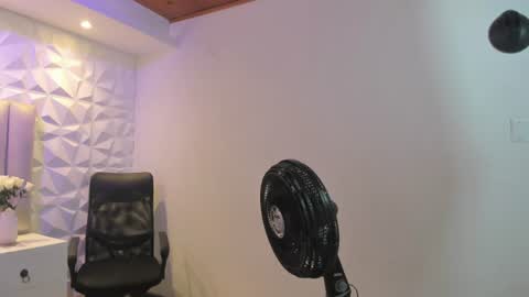 Ellye online show from 07/14/26, 12:22