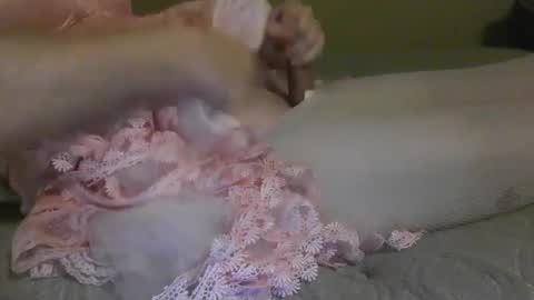 Snapshot of ellyjellybean chatting on 10/13/25, 06:24 ellyjellybean online show from 10/13/25, 06:24