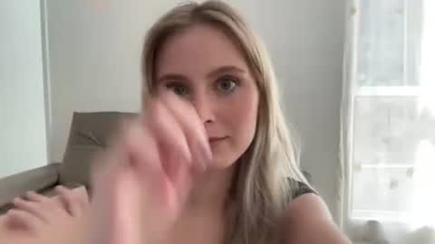 ellykeyofficial online show from 04/25/26, 03:53