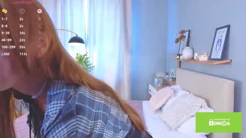 Snapshot of ellyl chatting on 09/26/25, 08:07 ellyl online show from 09/26/25, 08:07