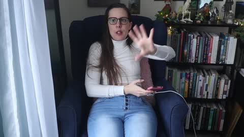 Snapshot of ellynaomi chatting on 01/12/25, 04:08 Elly Naomi online show from 01/12/25, 04:08