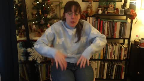 Snapshot of ellynaomi chatting on 11/23/25, 10:31 Elly Naomi online show from 11/23/25, 10:31