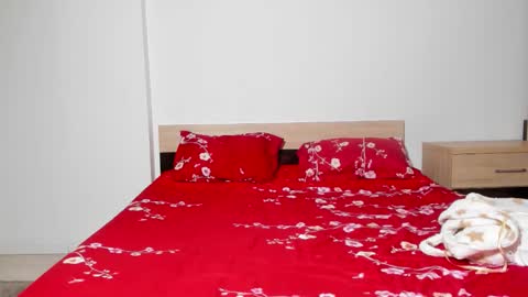 Snapshot of ellyslimdoll chatting on 10/30/25, 01:51 ellslimdoll online show from 10/30/25, 01:51