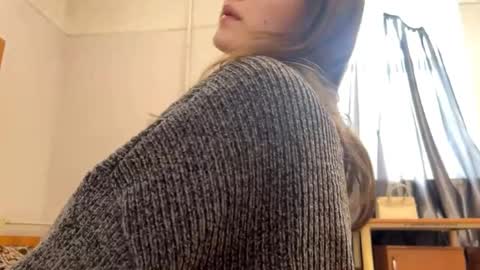 Snapshot of ellyspoerer chatting on 05/14/26, 05:14 Sonya online show from 05/14/26, 05:14