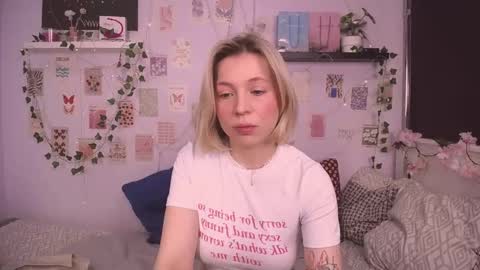 Snapshot of ellysunlover chatting on 03/05/25, 03:29 ELLY online show from 03/05/25, 03:29