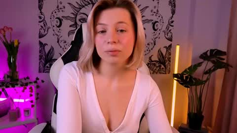 Snapshot of ellysunlover chatting on 03/09/25, 03:22 ELLY online show from 03/09/25, 03:22