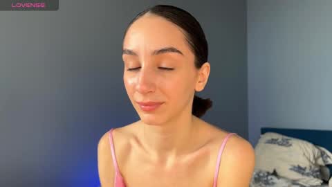 Im online Fri Sun Mon Tue Thu Fri Sat3 from 1000 online show from 03/07/25, 06:35